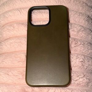 New in box- Andar Aspen iPhone 15 Pro Max Mag Safe ‘Moss’ case (leather)